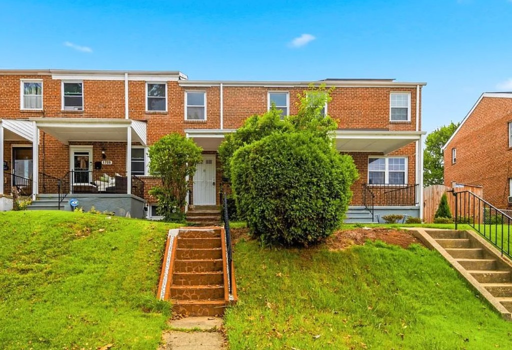 1708 Woodbourne Ave exterior